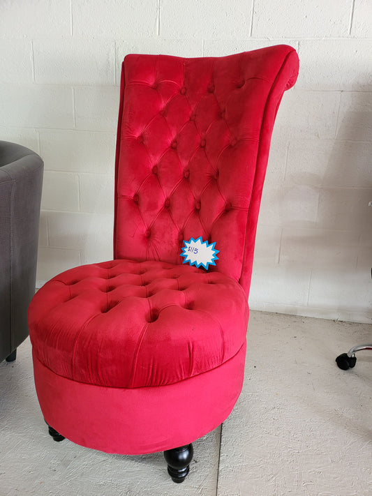 Red tuff chair